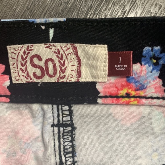 So Black Floral High Waist Cuffed Shorts - Picture 8 of 11